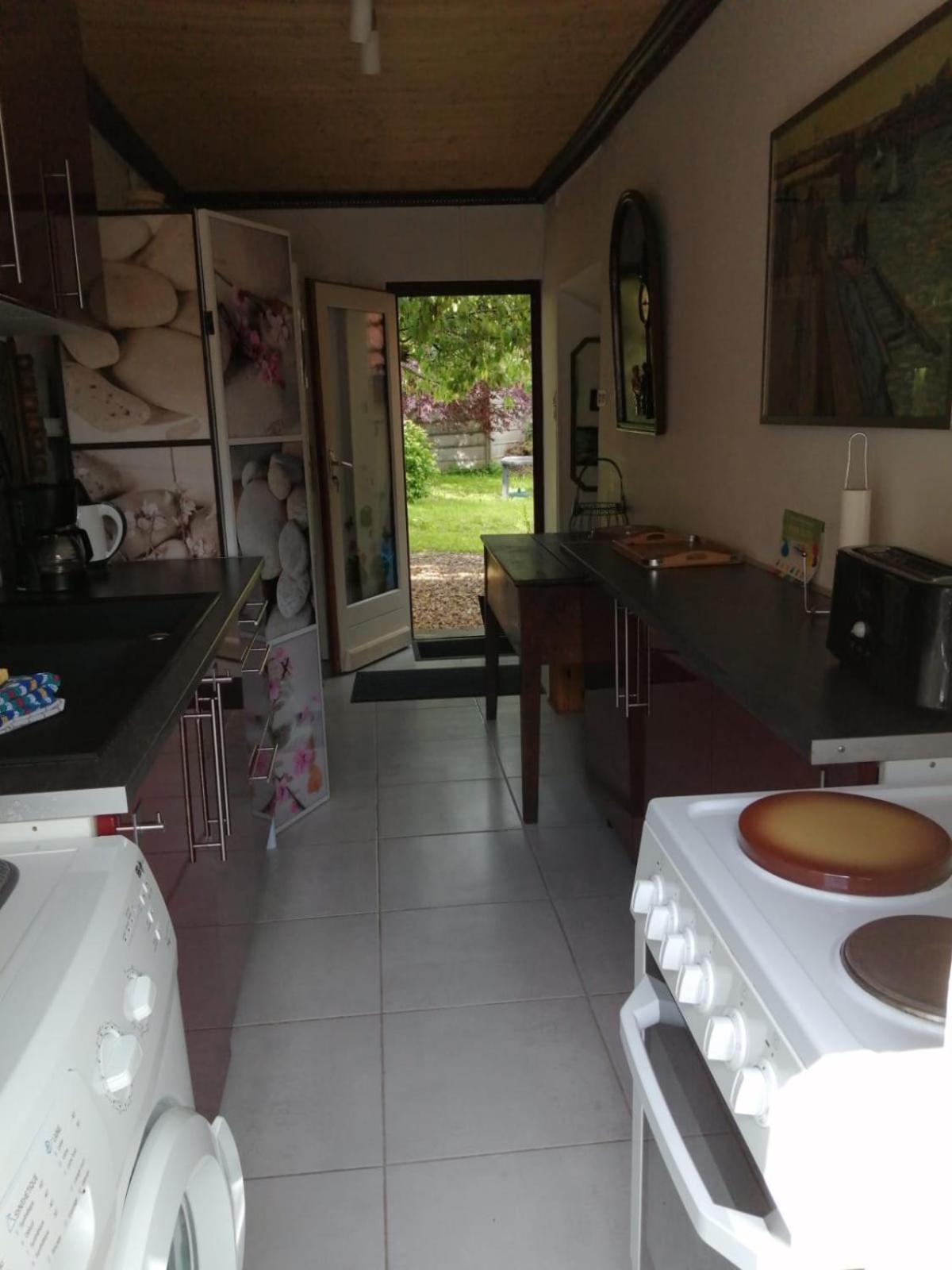 Maisonnette De Charme Climatisee La Machine Стая снимка